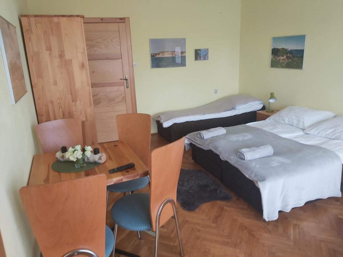 Pokoje Goscinne Anna Łeba Exteriör bild