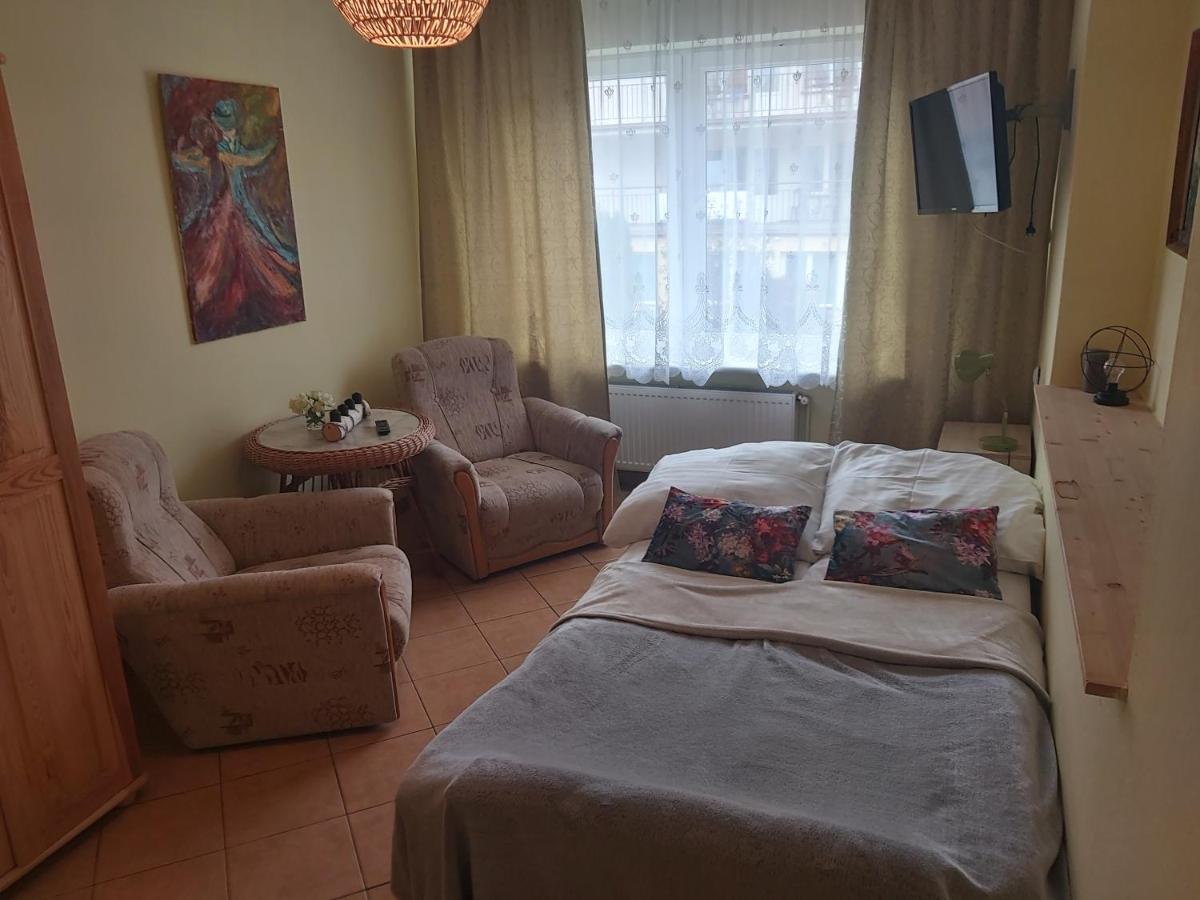 Pokoje Goscinne Anna Łeba Exteriör bild
